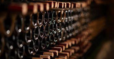 Diageo PLC (LSE:DGE) Steady in FTSE 350 Trade