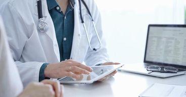 UnitedHealth Group (NYSE:UNH) Dividend Outlook Stability and Growth