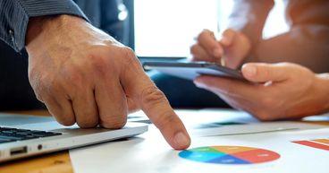 Investec Moves Above Key Average—Boost for FTSE 350 Outlook?