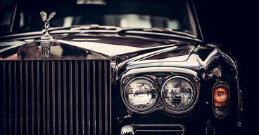 Rolls-Royce (LON: RR.) announces £2,000 for staff: Should you hold stock?