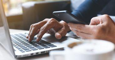CMC Markets hits new high—Is FTSE 350 momentum rising?