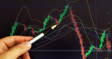 TSX index surges by 0.18% as oil prices rally, loonie falls by 0.09%