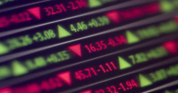 UK market trades in red as fears of recession continue