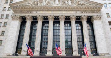 Exploring US EV stocks amid Tesla shares falling