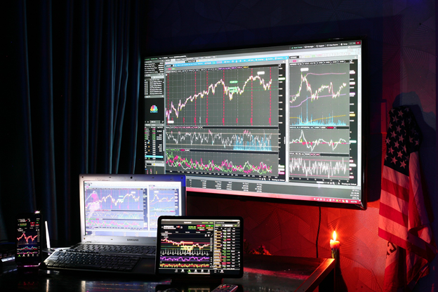 7 Hot S&P companies: DVN, COP, PXD, AMD, AON, OXY, TSLA