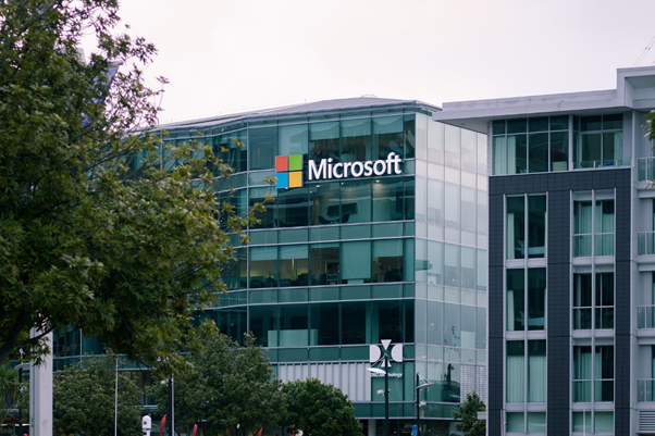 Microsoft's Mesh for Team might be available as early as mid-2022.
