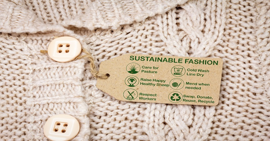  Sustainable fashion tag on a woollen cloth