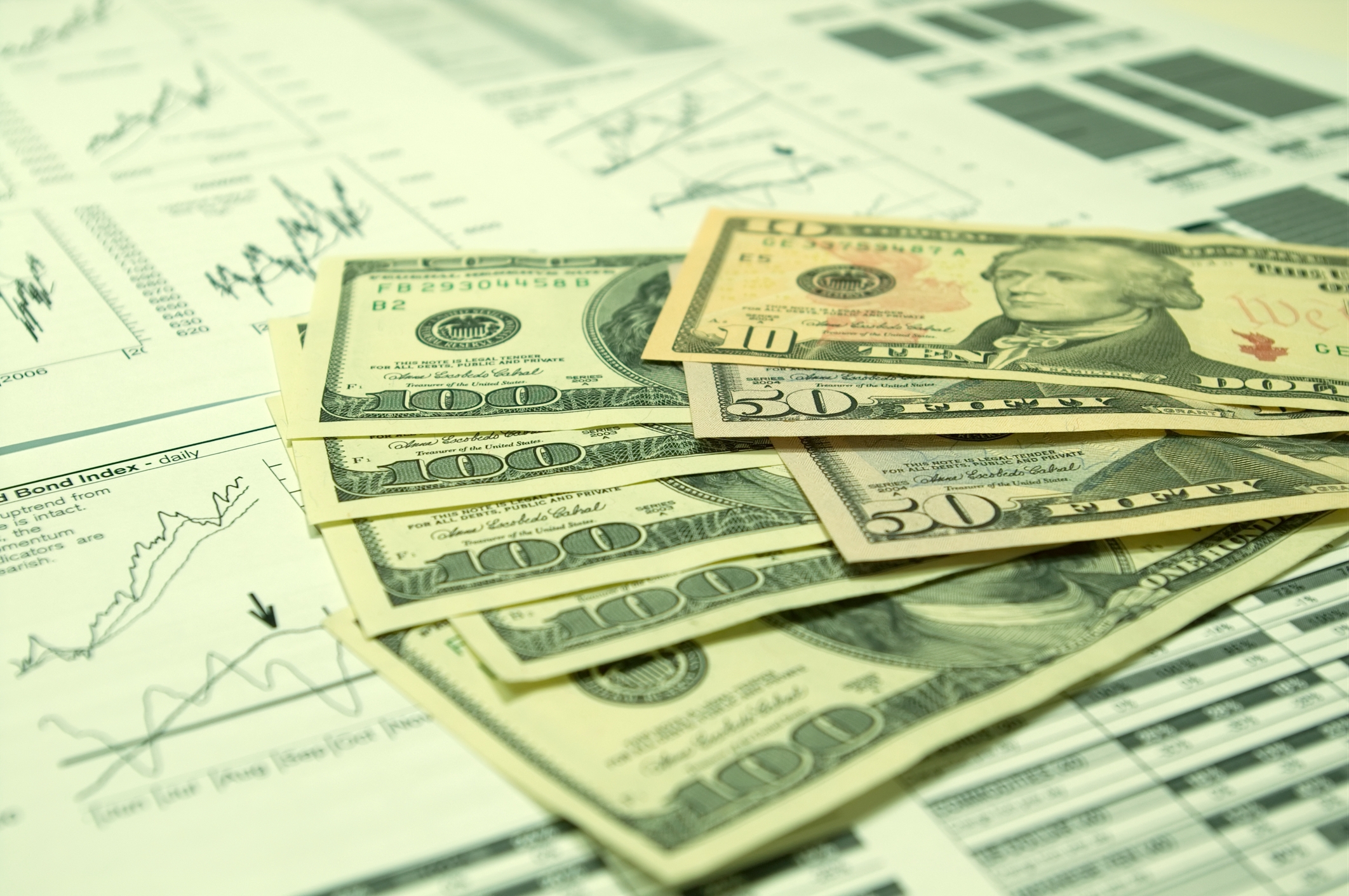 Who were the highest-paid male CEOs in US in 2021?