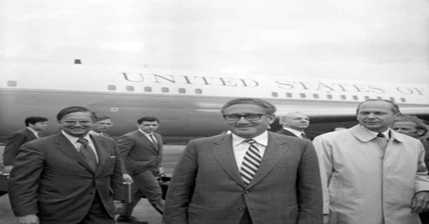 Henry Kissinger receiving a warm welcome at Heathrow during a trip to the UK in 1972