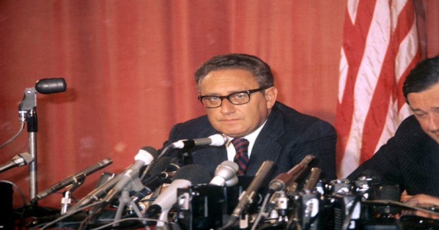 Mr Kissinger with former foreign secretary Anthony Crosland during a press conference on what was referred to at the time as the Rhodesia crisis at the American Embassy in London in September 1976