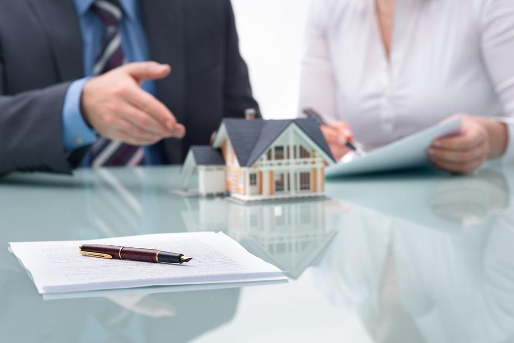 ASX 200 Midday Wrap: Materials Outperform While Real Estate Stocks Slide