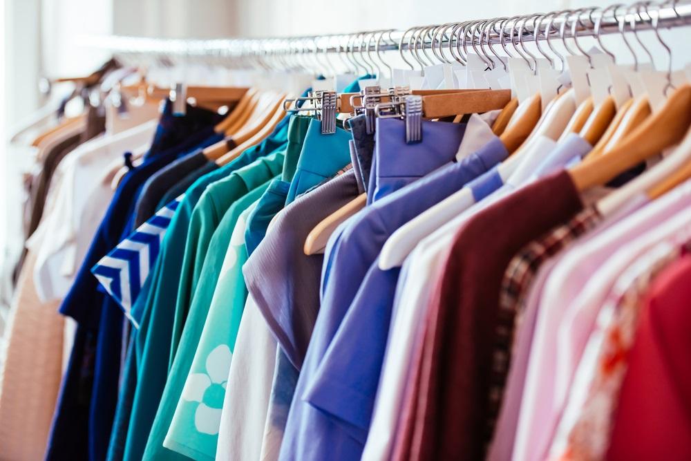 Lululemon Slips As Gap Gains Ground In Apparel Retail
