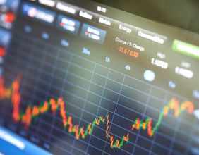 Alimentation Couche-Tard (TSX:ATD) Stocks Trend On Carrefour Acquisition Plans