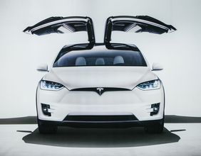 Tesla Eyes Entry Into Multimillion-Dollar US Renewable Market