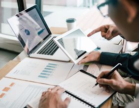 Weekly roundup of FTSE 100 risers and fallers (November29-03 December)