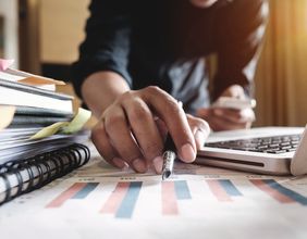 How to research a stock? A beginner’s guide to share selection