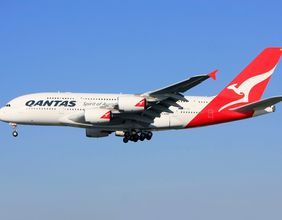 Qantas (ASX:QAN) to close long-haul cabin crew contract