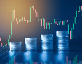 Omicron hit UK high street: Should you buy these 2 FTSE 100 stocks?