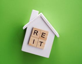 How will these REIT stocks fare in 2022?