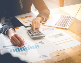 INVP, BRW, EMG: Should you invest in these financial stocks now?