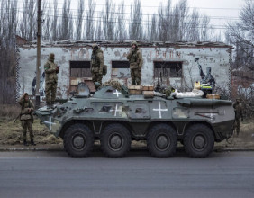Russian shelling kills 5 in tough eastern Ukraine combat Russian shelling kills 5 in tough eastern Ukraine combat