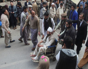 Suicide bombing at mosque in Pakistan kills 32, targeted police Suicide bombing at mosque in Pakistan kills 32, targeted police