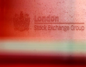 FTSE 100 gains ahead of central bank meetings, Unilever up on new CEO FTSE 100 gains ahead of central bank meetings, Unilever up on new CEO