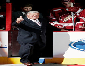 NHL-Hall of Famer 'Golden Jet' Bobby Hull dies at 84 NHL-Hall of Famer 'Golden Jet' Bobby Hull dies at 84