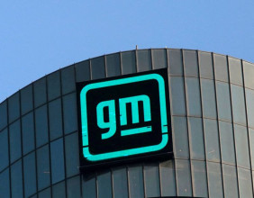 GM shoves aside recession fears with robust 2023 forecast GM shoves aside recession fears with robust 2023 forecast