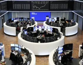 European shares end lower but log biggest January gain in eight years European shares end lower but log biggest January gain in eight years