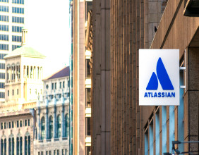 Atlassian stock: TEAM forms rising wedge as insider sales continue
