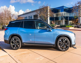 Nio stock price forms a falling wedge pattern ahead of earnings