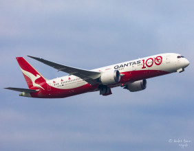 Qantas shares hit record high on frequent flyer program changes: analysts see QAN stock flying further