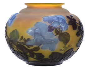 Woody Auction's March 22 antique auction, live and online, boasts Wedgwood Fairyland Lustre, Galle, Daum Nancy, Tiffany