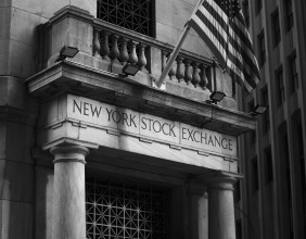 S&P 500, Nasdaq climb on strong gains from Palantir; PepsiCo and Merck shares slip, while Ford rises
