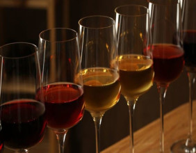 Trump threatens 200% tariffs on European alcohol as US-EU trade war escalates