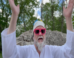 HIP Video Promo Presents: Ron Brunk premieres new music video 'Feel The Sunlight' on Music-News.com