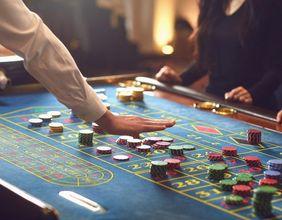 How Is DraftKings (NASDAQ:DKNG) Expanding Its Market Presence?
