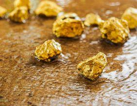 Gold Prices Dip Amid Optimism Around US-China Trade Talks