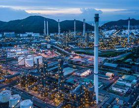 Is Schlumberger Facing New Pressures on NYSE and S&P 500?