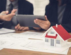 Is Realty Income Facing New Pressures In The Real Estate Sector?