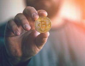 Bitcoin Stabilizes After Volatile Week Amid Post-Election Market Dynamics