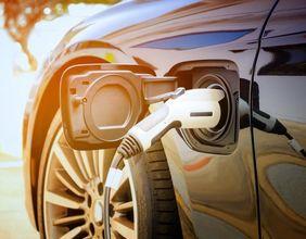 UK Government Considers Delaying Hybrid Car Ban Amid Industry Pressures