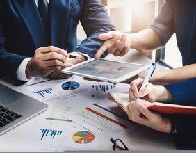Globe Life Dividend Strength Shines Amid S&P 500 Index Trends