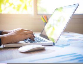How Has OneMain Holdings (NYSE:OMF) Maintained Stability in the Market