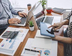 Chegg Inc. (NYSE:CHGG) Faces a Decline in Revenue and Market Performance