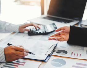 QBE and Amcor: Dividend Yields Spark Interest Among ASX200 Investors