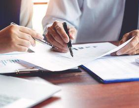 FTSE 100 Stocks: Fidelity Special Values (LON:FSV) Reaches New High – What Does This Mean for the Sector?