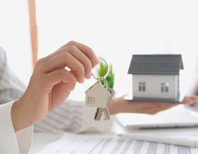 Has Shaftesbury Capital Reaching Its Lowest Level in a Year?