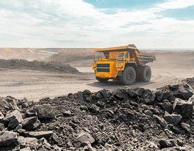 Synthomer (LON:SYNT) Shares Dip Below 200-Day Moving Average Amid Volatility